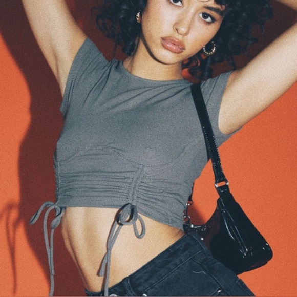 Princess Polly Tops - Princess Polly crop top, size 6